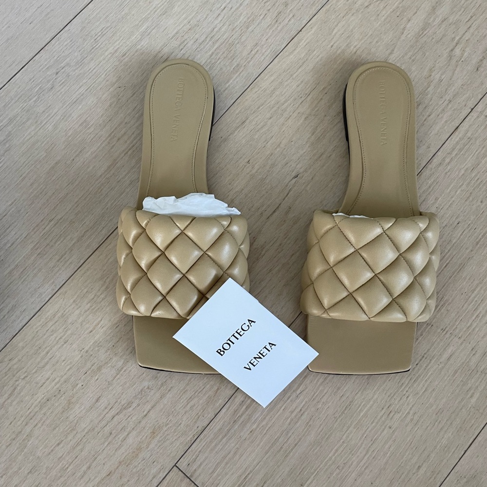 Bottega Veneta flat sandals